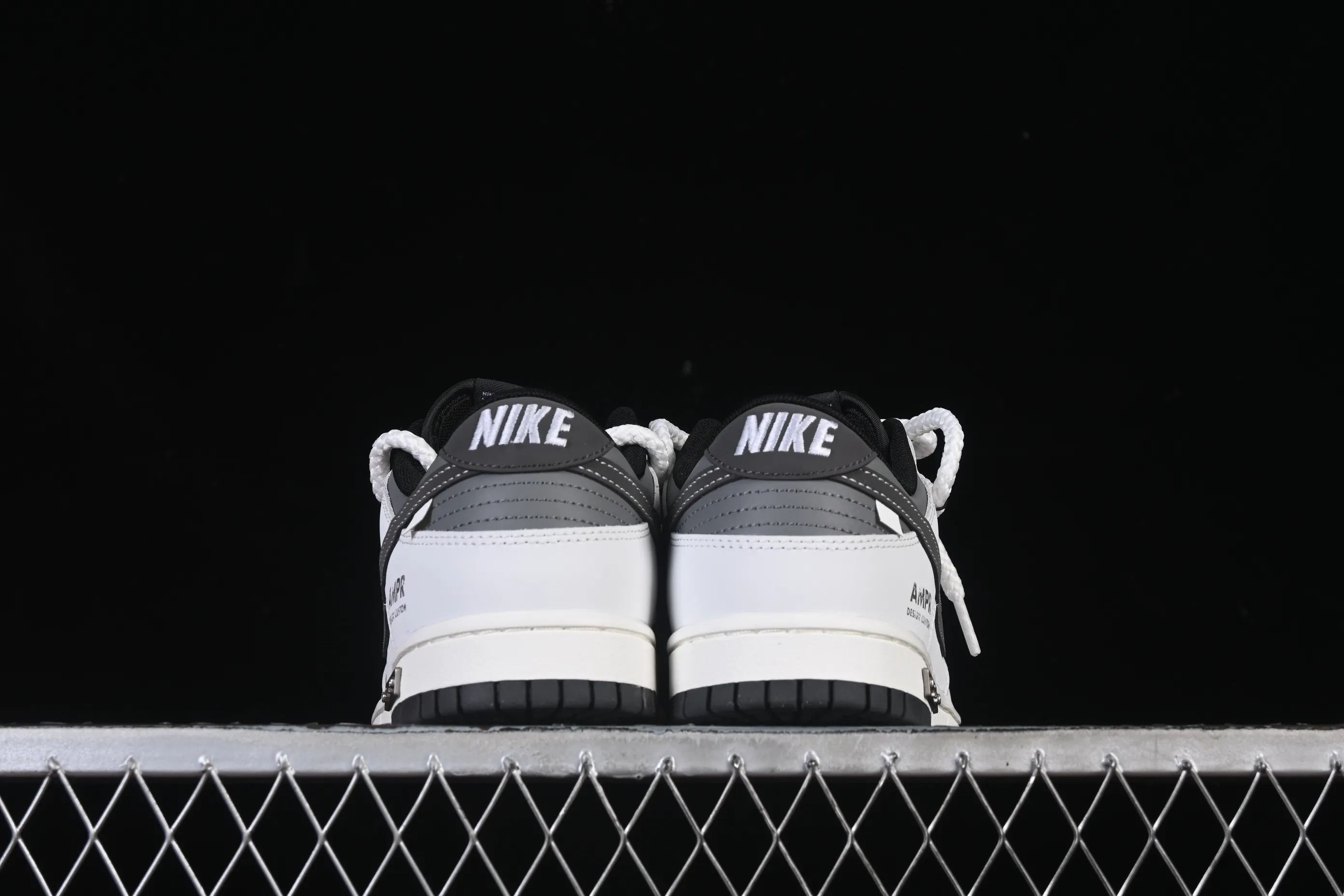 All Categories Nk SB Dunk Series Nk SB Dunk Low High-end Customized Low-top Shoes Nike SB Dunk Low "Just Do It" Straps Anniversary High-end Customized Low-top Casual Shoes WB0510-064